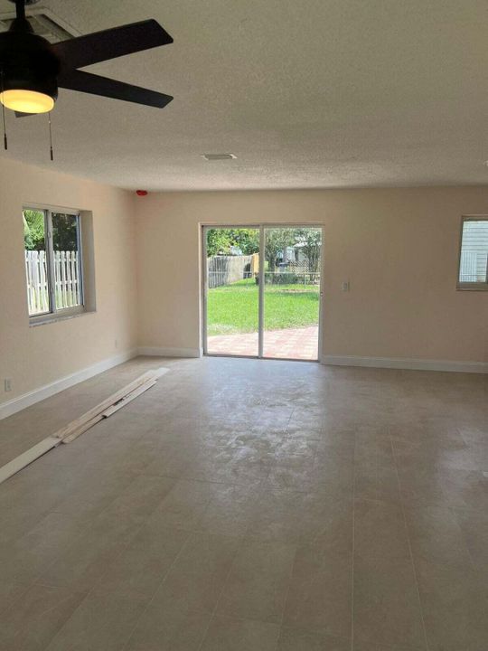 For Rent: $3,000 (3 beds, 2 baths, 1248 Square Feet)