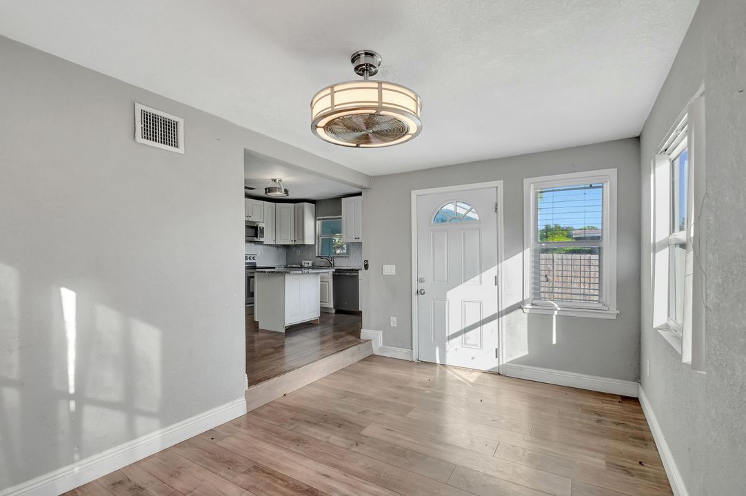 For Sale: $395,699 (3 beds, 2 baths, 1003 Square Feet)