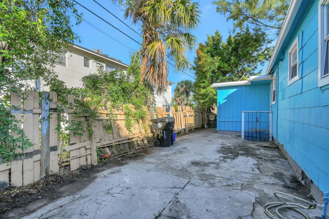 For Sale: $395,699 (3 beds, 2 baths, 1003 Square Feet)