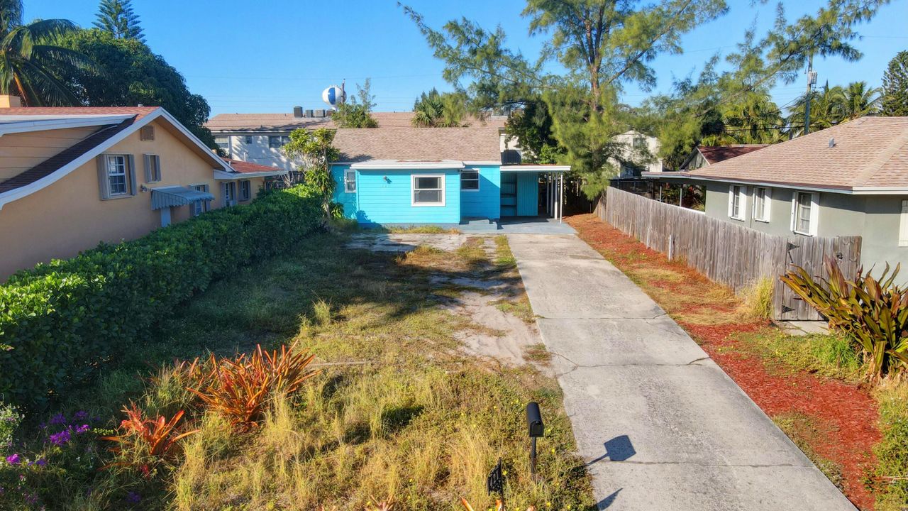 For Sale: $395,699 (3 beds, 2 baths, 1003 Square Feet)