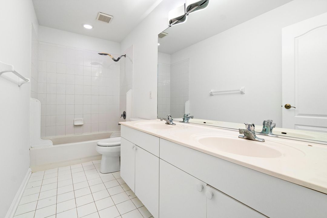 For Sale: $909,000 (3 beds, 2 baths, 2492 Square Feet)