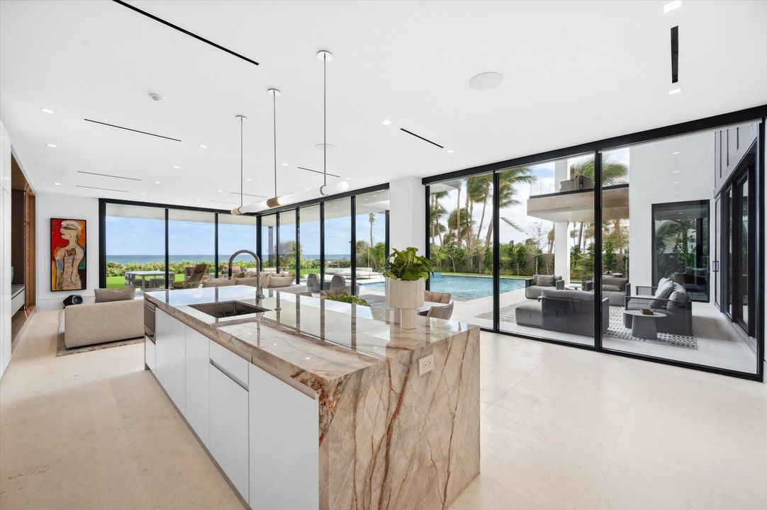 На продажу: $45,000,000 (6 спален, 6 ванн, 12912 Квадратных фут)