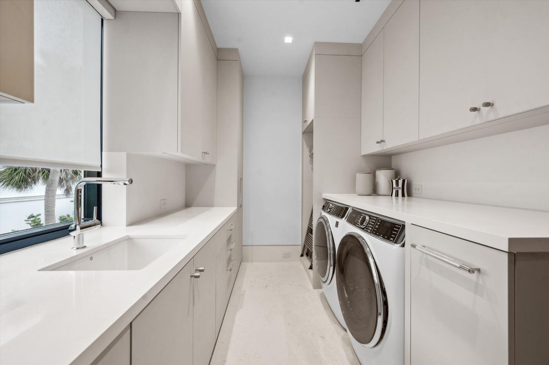 На продажу: $45,000,000 (6 спален, 6 ванн, 12912 Квадратных фут)