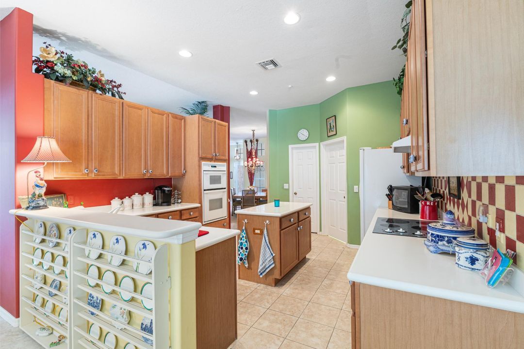 For Sale: $525,000 (3 beds, 2 baths, 2453 Square Feet)