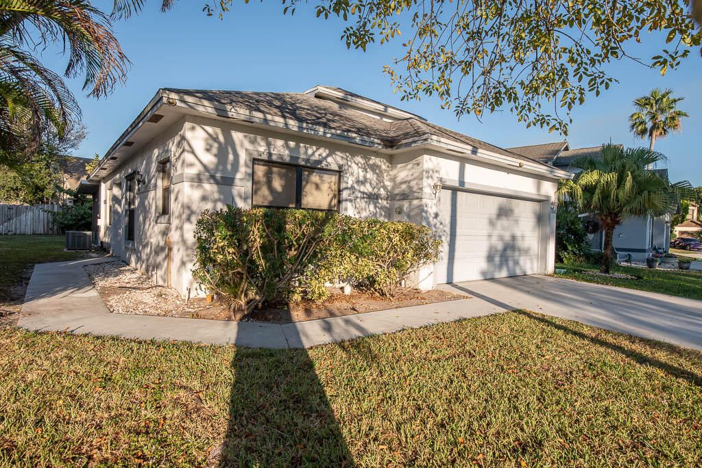 For Sale: $420,000 (3 beds, 2 baths, 1587 Square Feet)