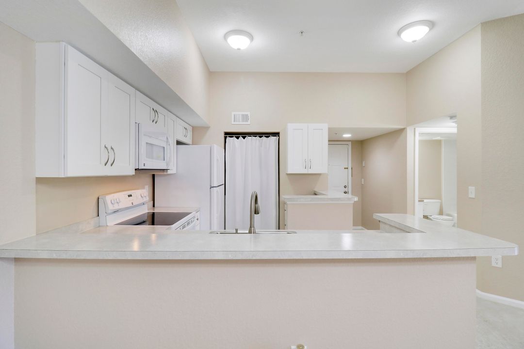 For Rent: $1,900 (2 beds, 2 baths, 1033 Square Feet)