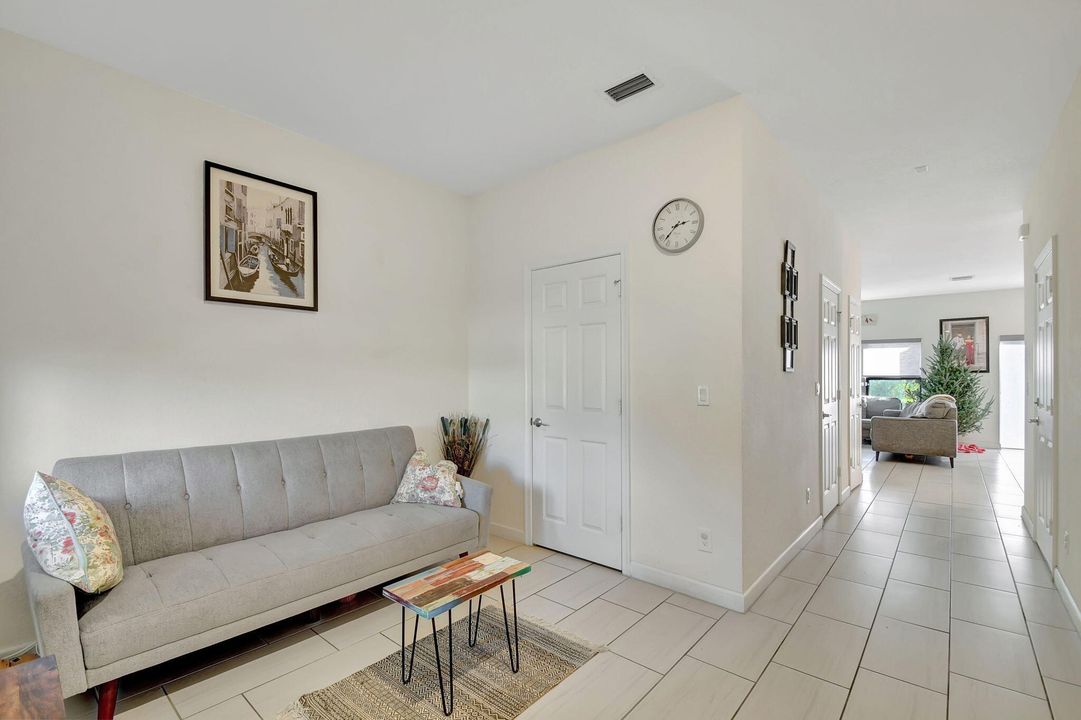 For Sale: $425,000 (3 beds, 2 baths, 1718 Square Feet)