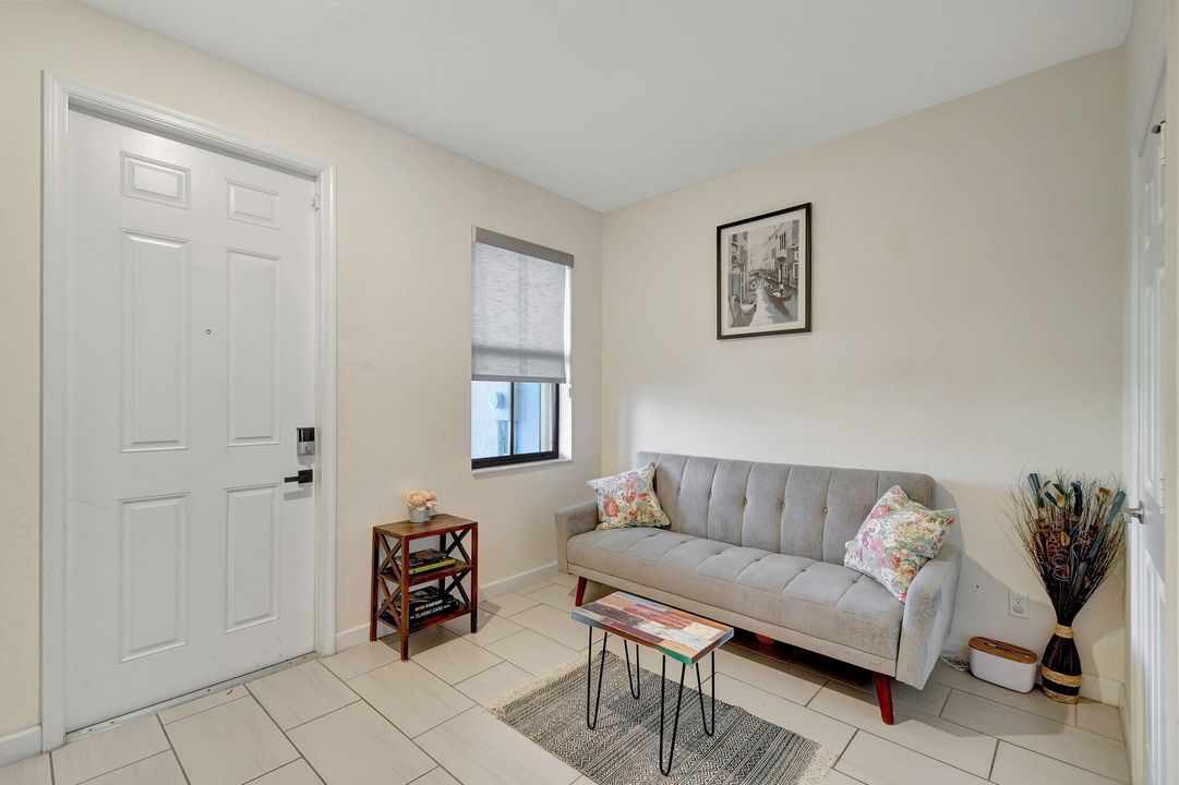 For Sale: $425,000 (3 beds, 2 baths, 1718 Square Feet)