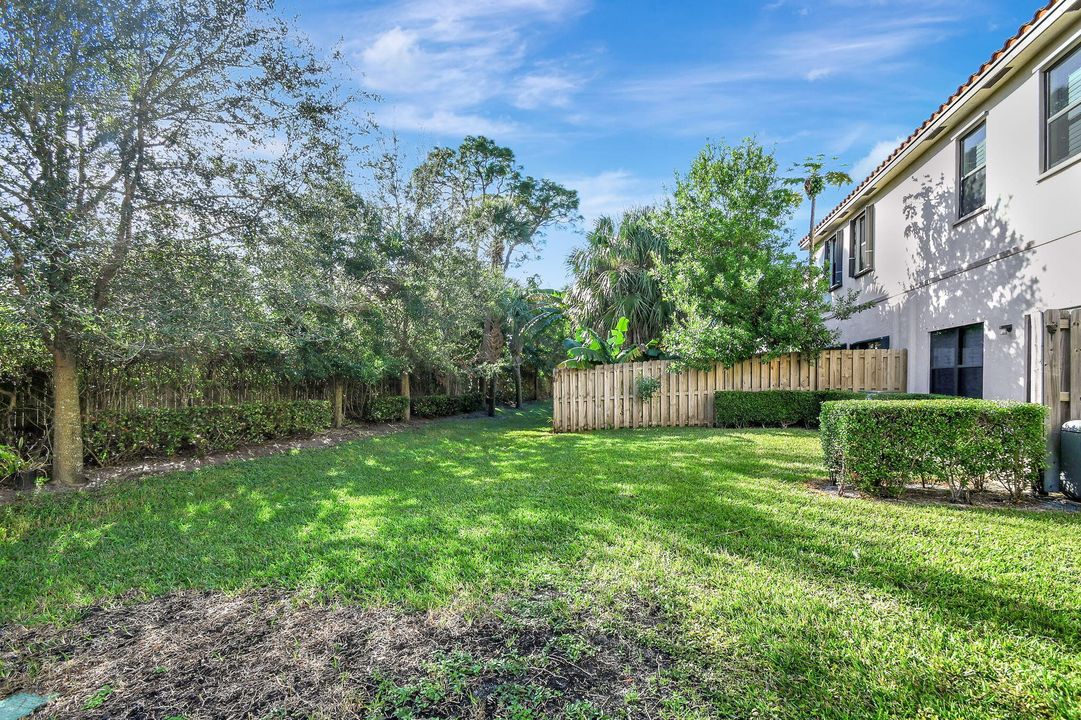 For Sale: $425,000 (3 beds, 2 baths, 1718 Square Feet)