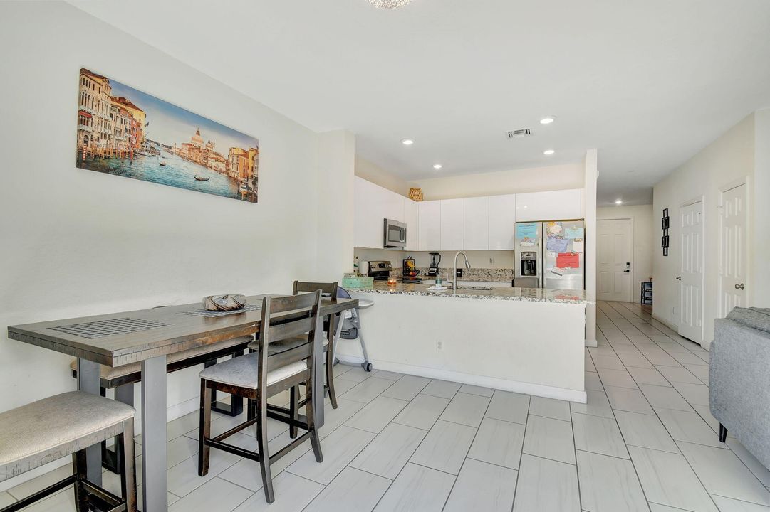 For Sale: $425,000 (3 beds, 2 baths, 1718 Square Feet)