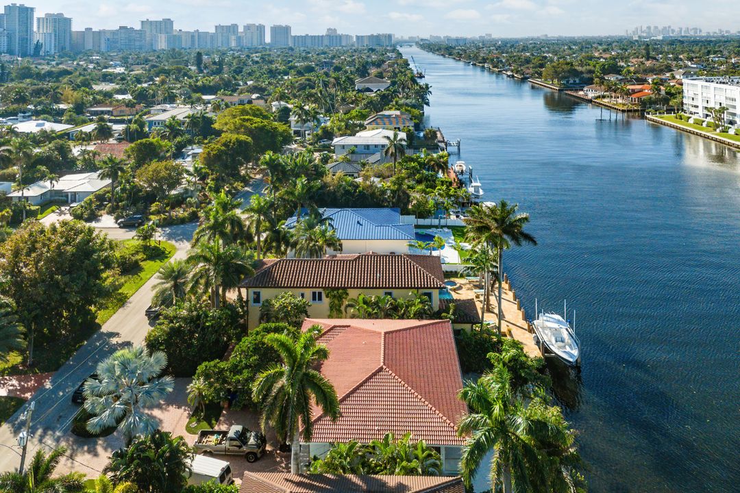 Active With Contract: $2,650,000 (4 beds, 4 baths, 3671 Square Feet)