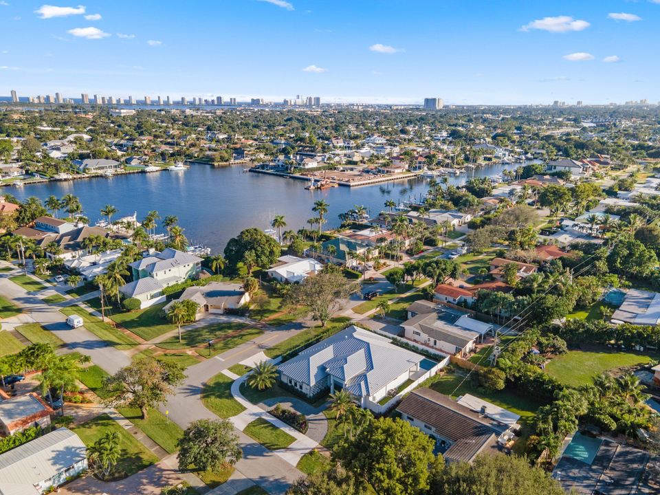 For Sale: $2,300,000 (4 beds, 3 baths, 2579 Square Feet)