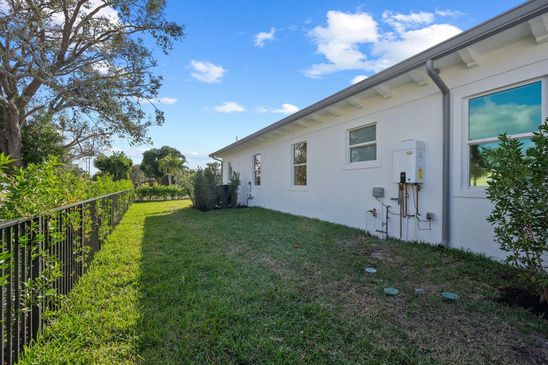 For Sale: $2,300,000 (4 beds, 3 baths, 2579 Square Feet)