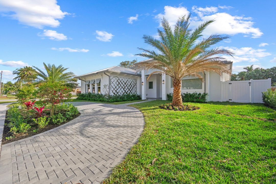 For Sale: $2,300,000 (4 beds, 3 baths, 2579 Square Feet)