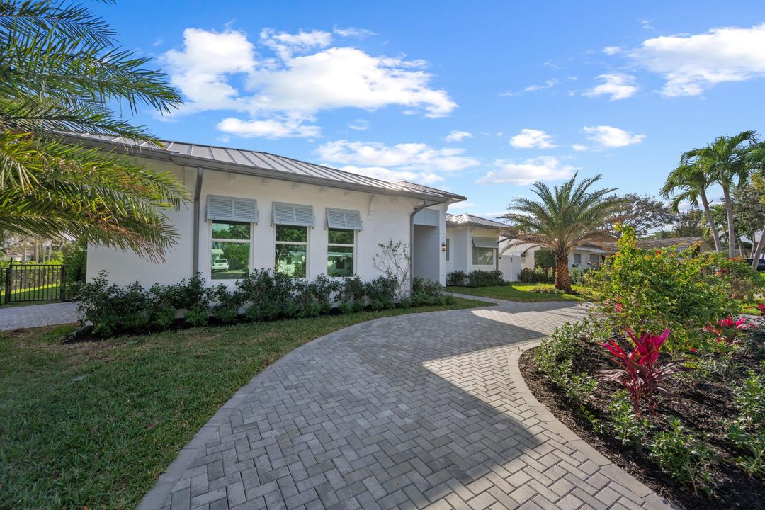 For Sale: $2,300,000 (4 beds, 3 baths, 2579 Square Feet)