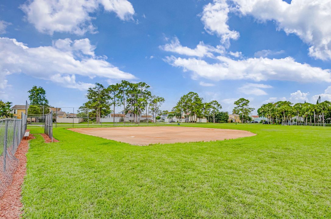 For Sale: $450,000 (4 beds, 2 baths, 1800 Square Feet)