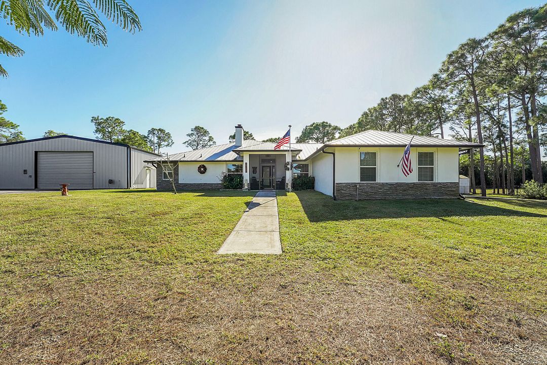 For Sale: $998,000 (3 beds, 2 baths, 1950 Square Feet)