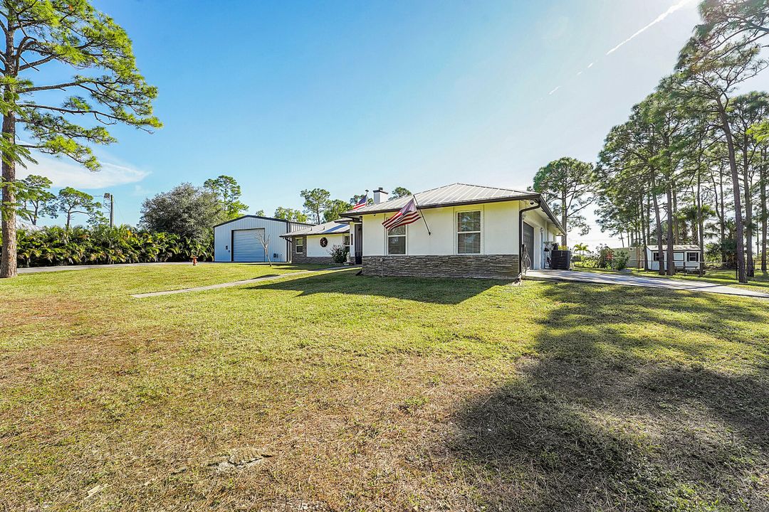 For Sale: $998,000 (3 beds, 2 baths, 1950 Square Feet)