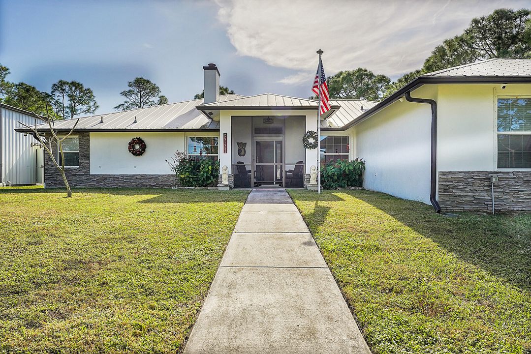 For Sale: $998,000 (3 beds, 2 baths, 1950 Square Feet)