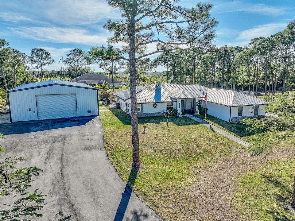 For Sale: $998,000 (3 beds, 2 baths, 1950 Square Feet)