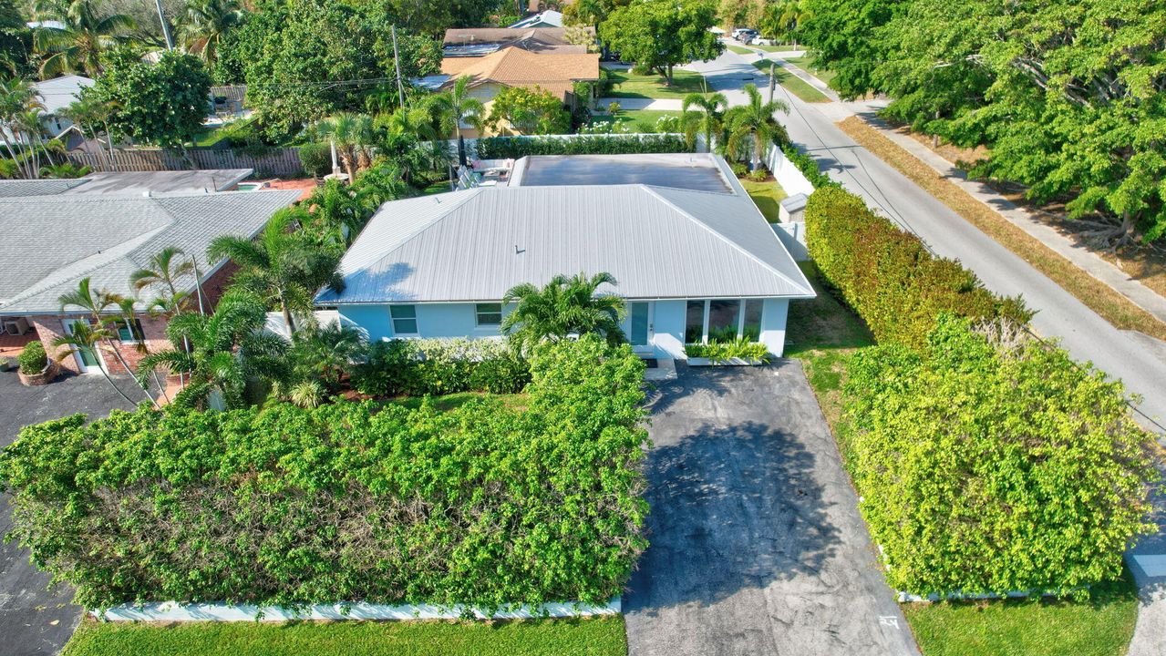 For Sale: $1,875,000 (3 beds, 3 baths, 2100 Square Feet)