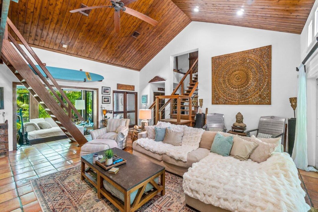 En Venta: $2,495,000 (5 camas, 4 baños, 3073 Pies cuadrados)