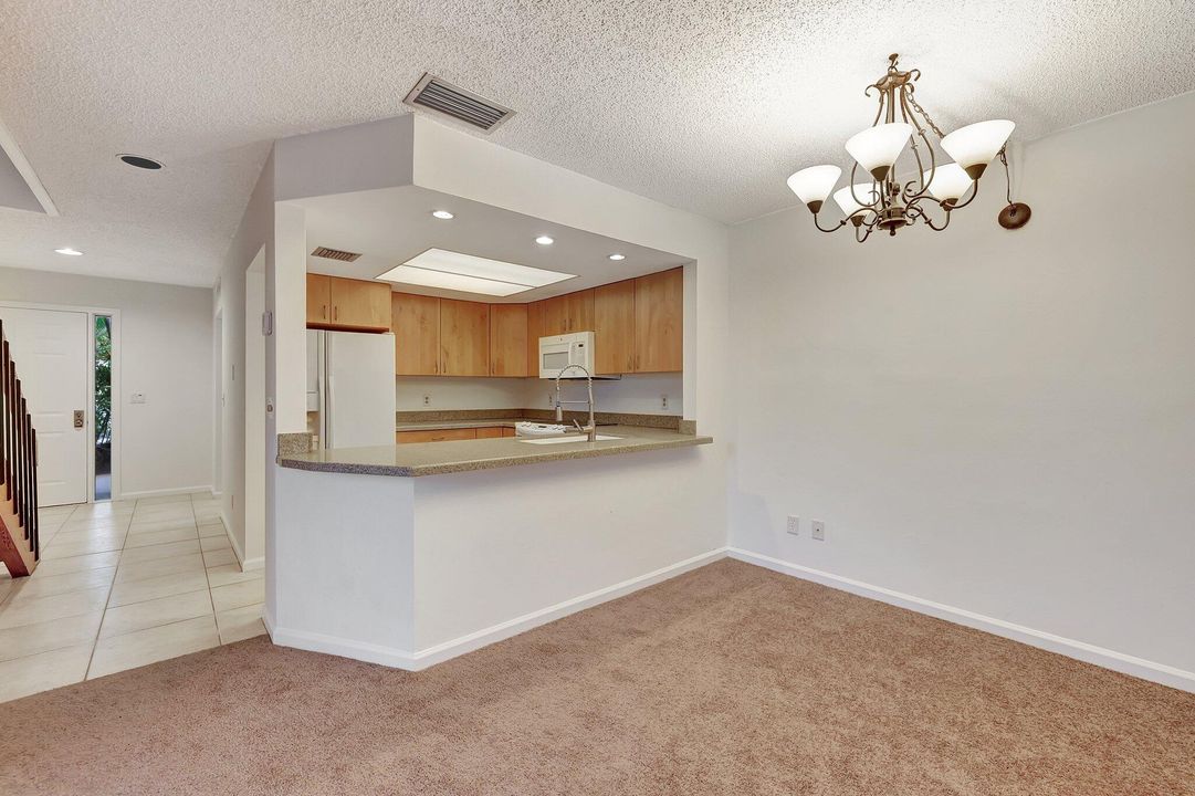 For Sale: $449,900 (2 beds, 2 baths, 1325 Square Feet)