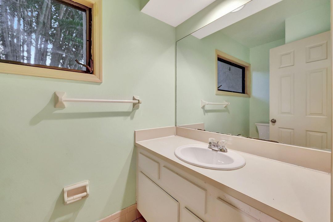 For Sale: $449,900 (2 beds, 2 baths, 1325 Square Feet)