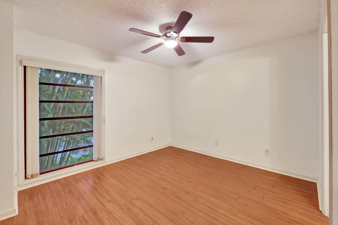 For Sale: $449,900 (2 beds, 2 baths, 1325 Square Feet)