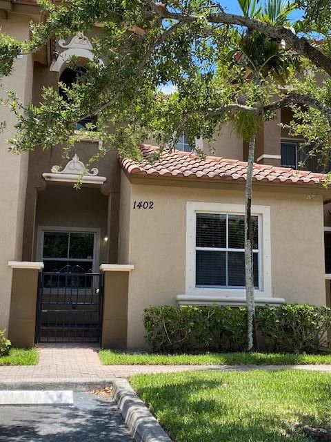 For Rent: $2,500 (3 beds, 3 baths, 1423 Square Feet)