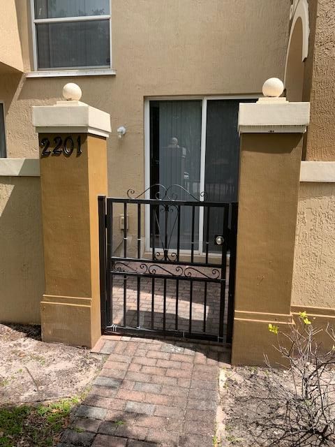 For Rent: $2,500 (3 beds, 2 baths, 1396 Square Feet)