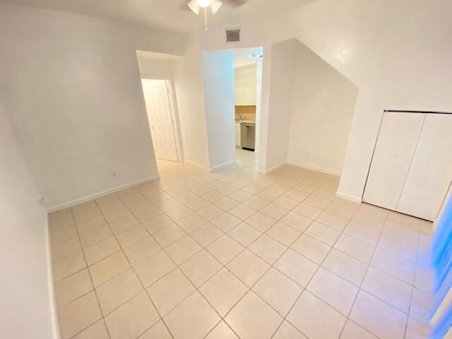 For Rent: $2,500 (3 beds, 2 baths, 1396 Square Feet)