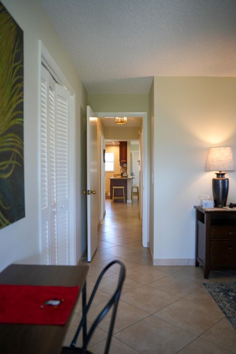 For Sale: $255,000 (2 beds, 2 baths, 1104 Square Feet)