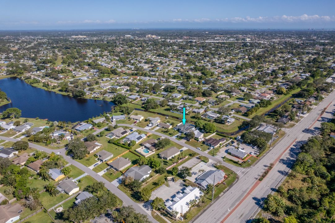 For Sale: $460,000 (3 beds, 2 baths, 2003 Square Feet)