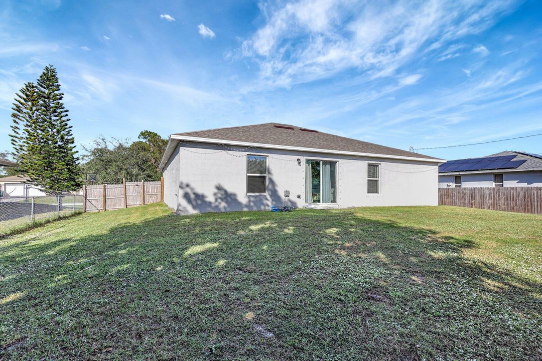 For Sale: $430,000 (3 beds, 2 baths, 1796 Square Feet)