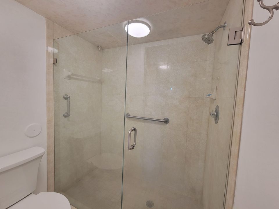 В аренду: $2,950 (2 спален, 2 ванн, 1227 Квадратных фут)