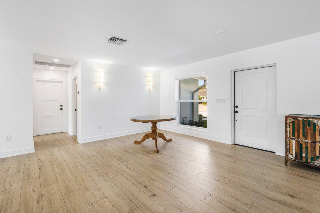 En Venta: $3,695,000 (3 camas, 2 baños, 2359 Pies cuadrados)