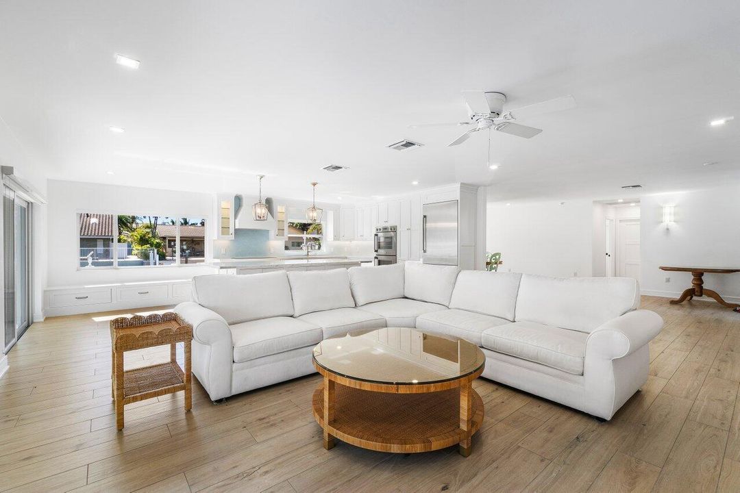 En Venta: $3,695,000 (3 camas, 2 baños, 2359 Pies cuadrados)