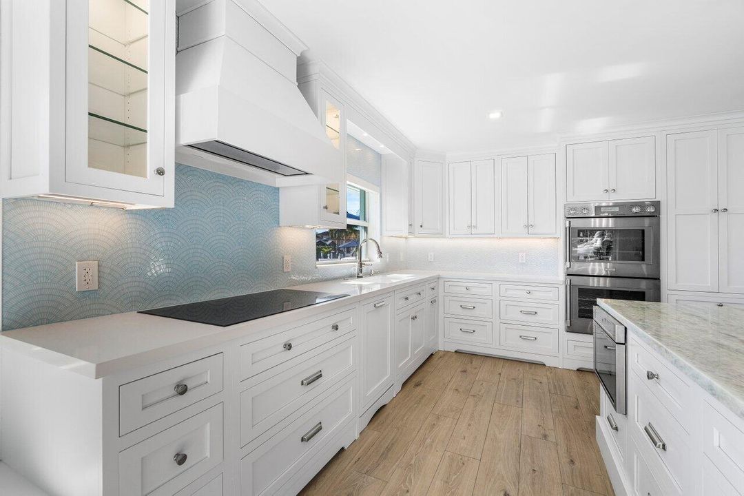 En Venta: $3,695,000 (3 camas, 2 baños, 2359 Pies cuadrados)