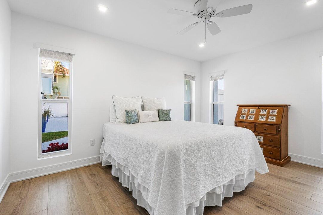 En Venta: $3,695,000 (3 camas, 2 baños, 2359 Pies cuadrados)