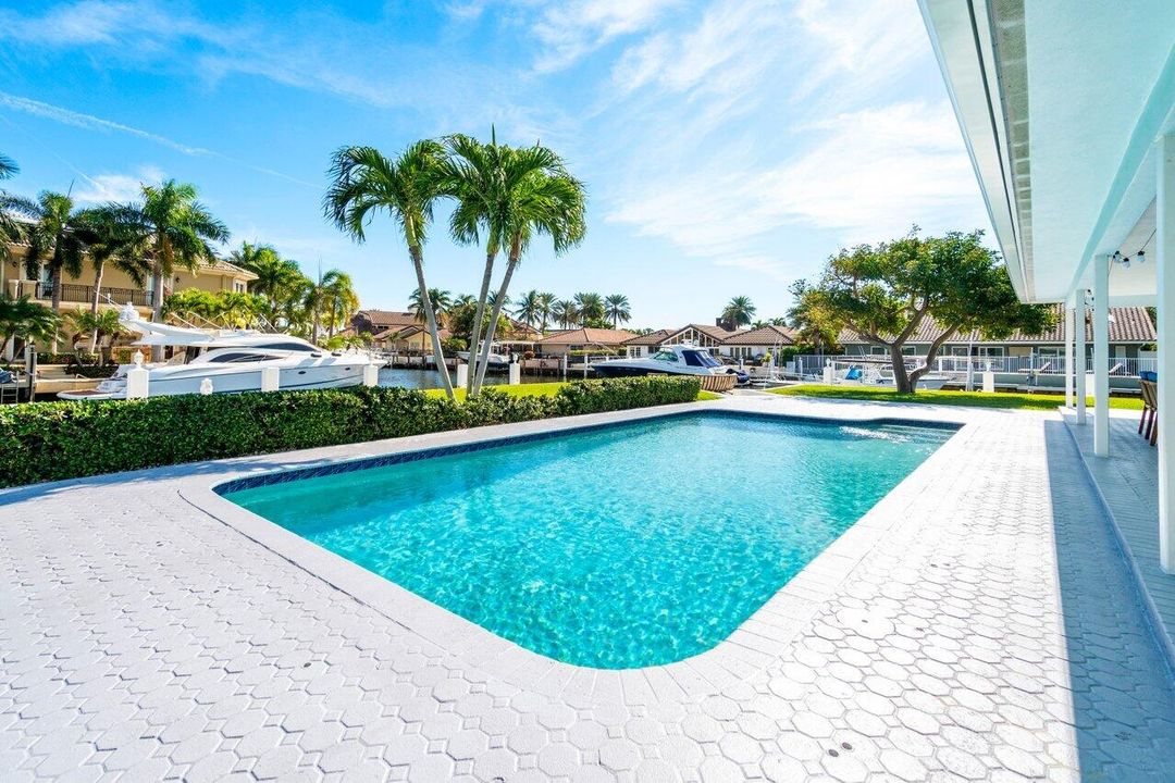 En Venta: $3,695,000 (3 camas, 2 baños, 2359 Pies cuadrados)