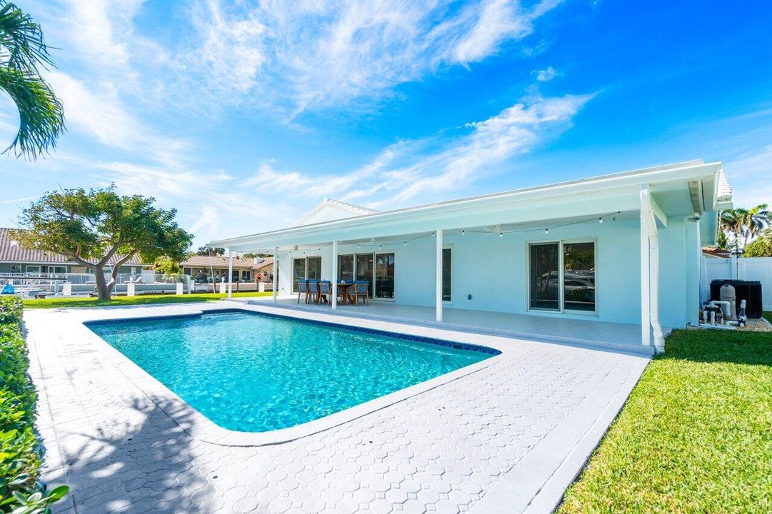 En Venta: $3,695,000 (3 camas, 2 baños, 2359 Pies cuadrados)