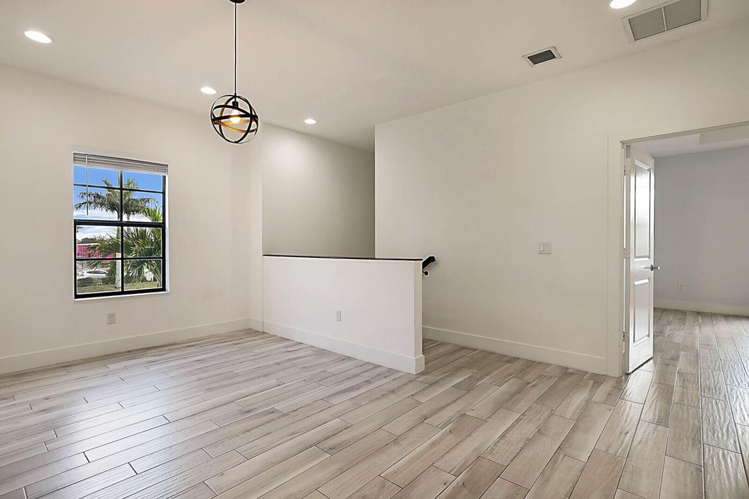 For Sale: $499,000 (3 beds, 2 baths, 2011 Square Feet)