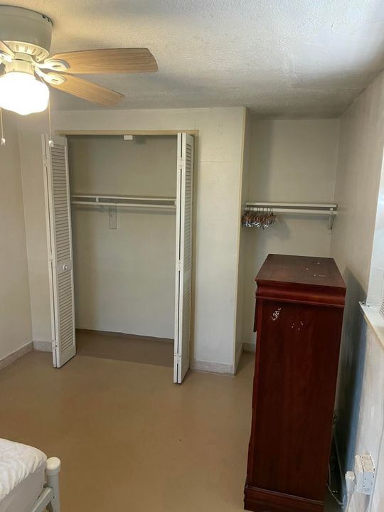 For Rent: $2,200 (3 beds, 1 baths, 1200 Square Feet)