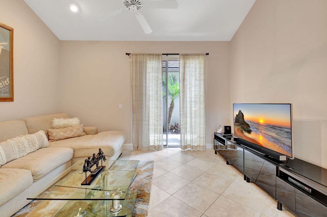 Active With Contract: $815,000 (3 beds, 2 baths, 1925 Square Feet)