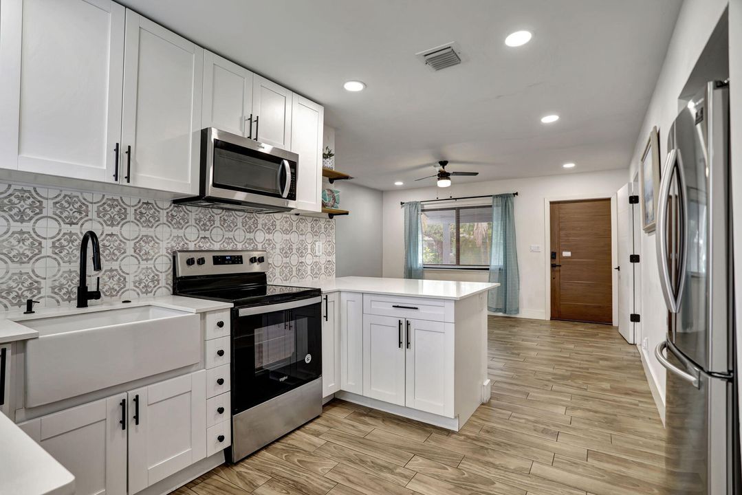 For Sale: $459,000 (3 beds, 2 baths, 1138 Square Feet)