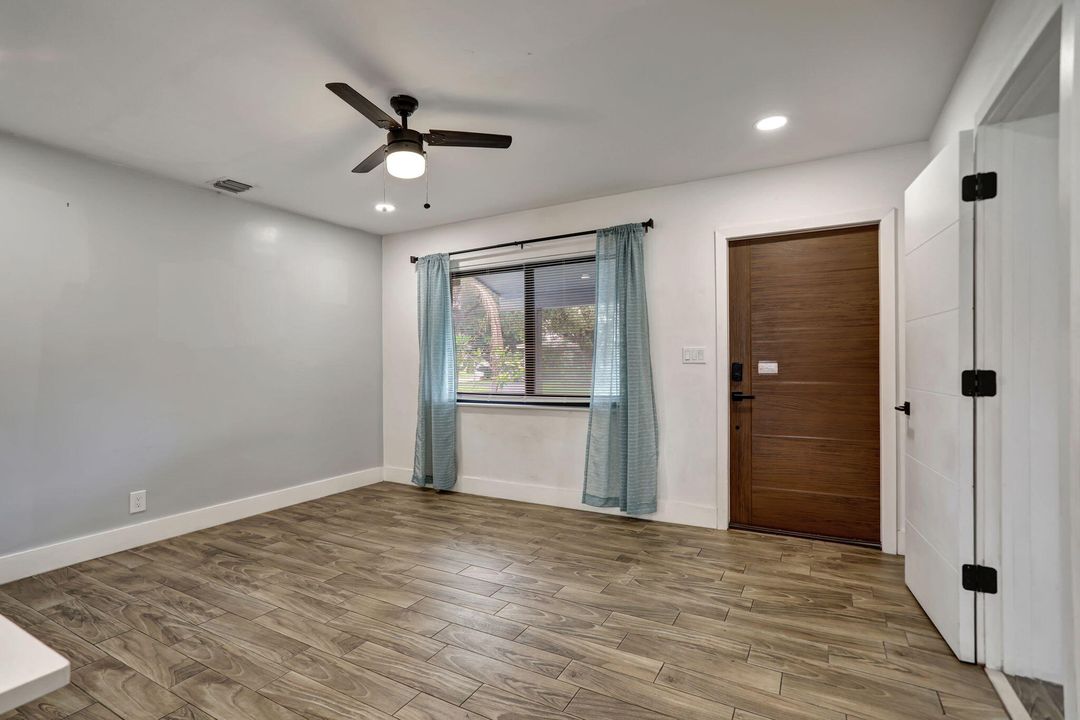 For Sale: $459,000 (3 beds, 2 baths, 1138 Square Feet)