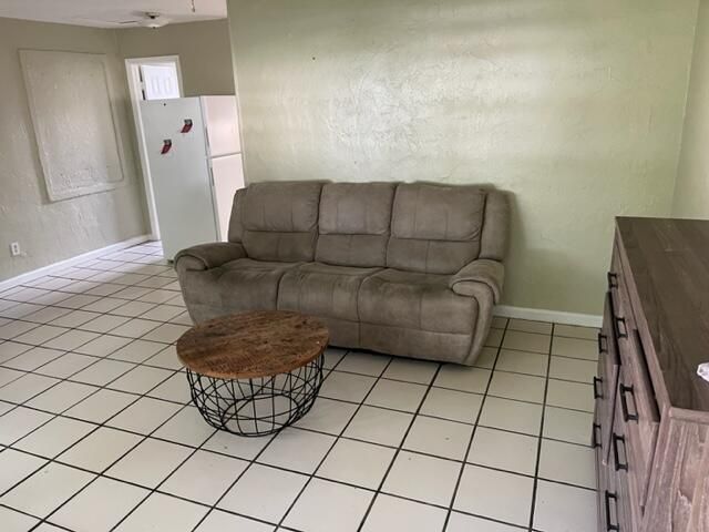 For Rent: $1,400 (1 beds, 1 baths, 600 Square Feet)