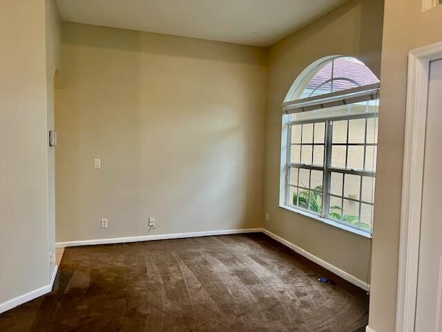 For Rent: $2,200 (3 beds, 2 baths, 1649 Square Feet)