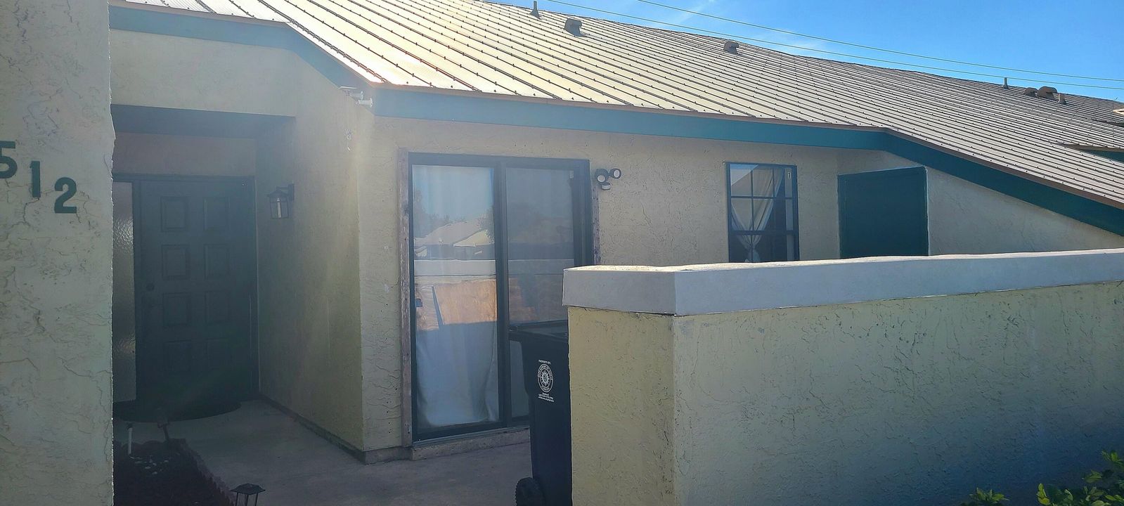 For Rent: $1,800 (2 beds, 1 baths, 908 Square Feet)